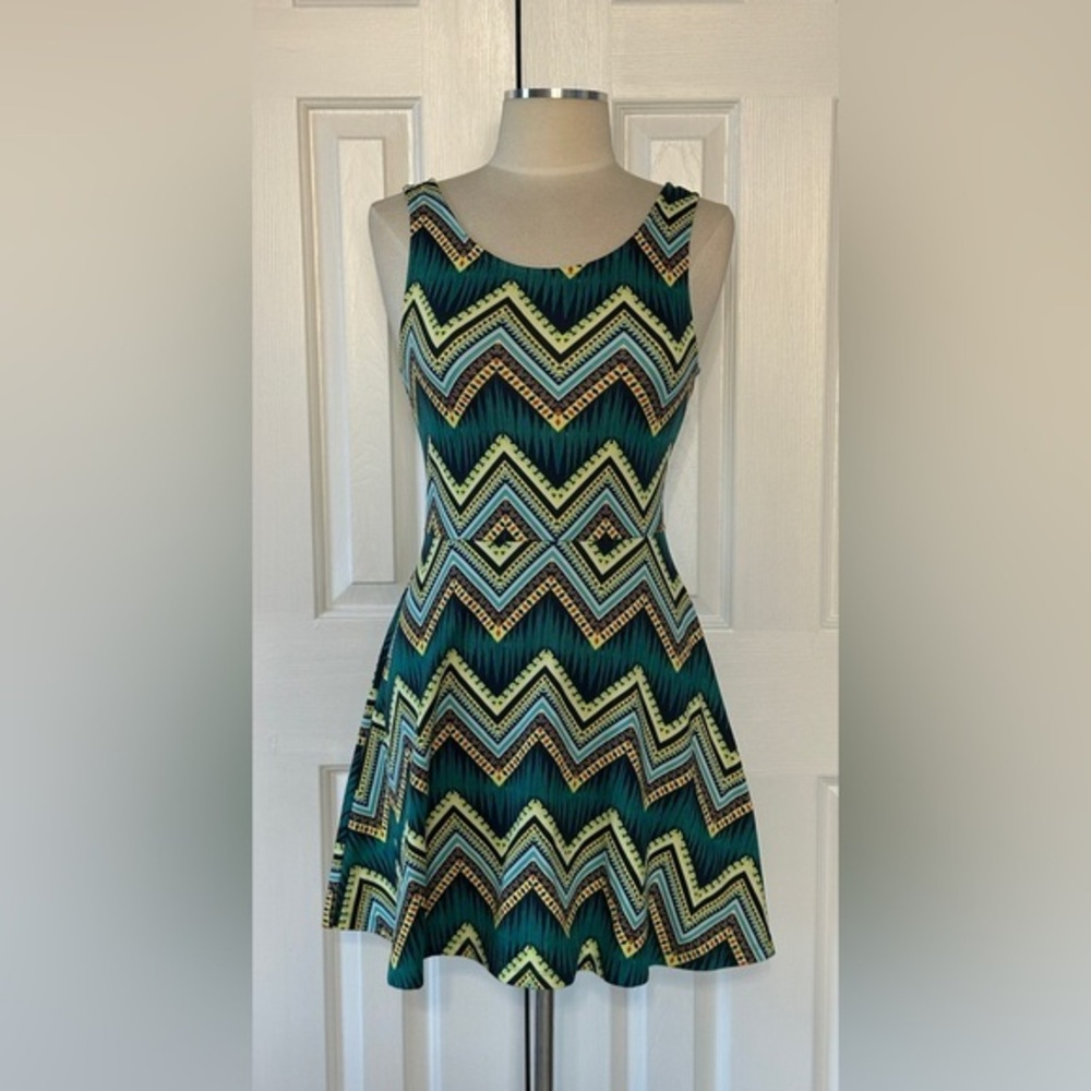 H&M Divided Chevron Fit & Flare Dress Size 8